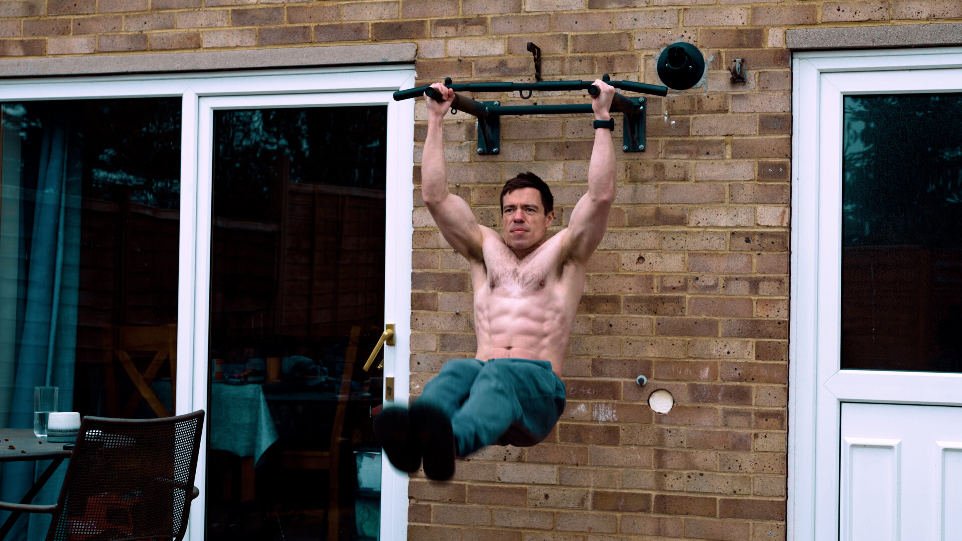 Leg raises for six pack