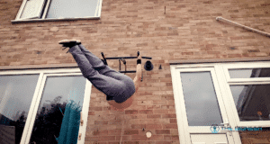 Obliques Hanging Leg Twists