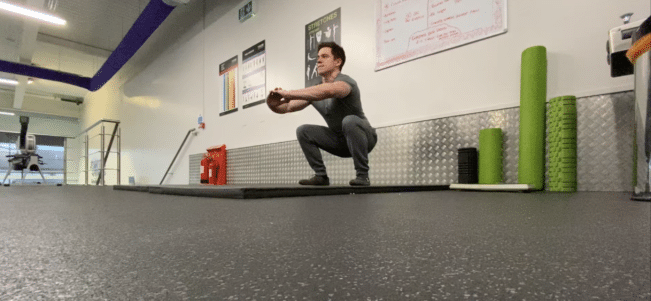 Quasi-isometric squat