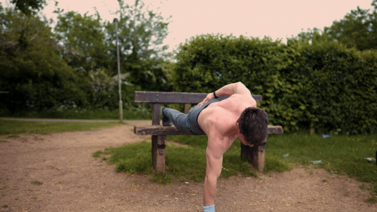 One arm push up