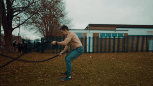 Side view battle ropes