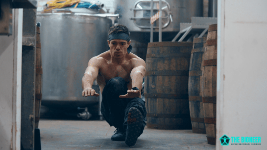Quasi-Isometric Pistol Squat